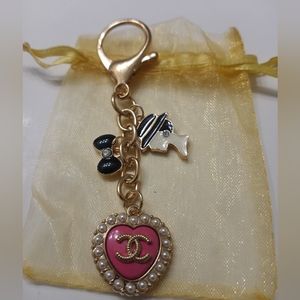 Luxury charm pink rhinestone heart button on an unbranded keychain